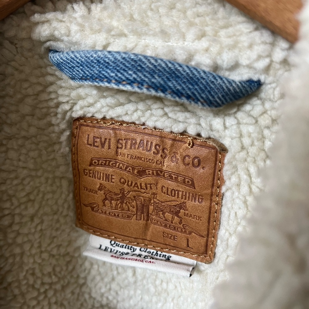 Jean jacket - Picture 2 of 4